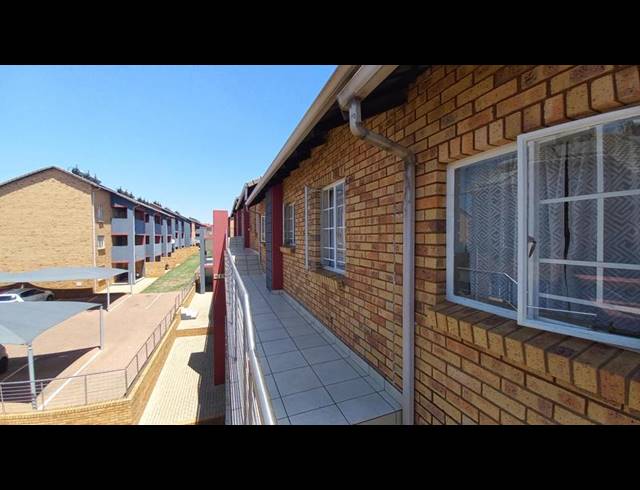 2 BEDROOM PROPERTY TO RENT IN MONAVONI